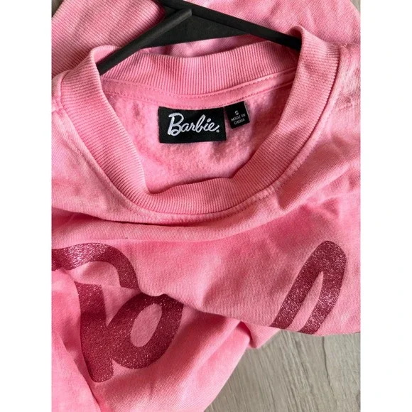 Women's small‎ cozy pink Barbie sweater crewneck pullover - Picture 4 of 9